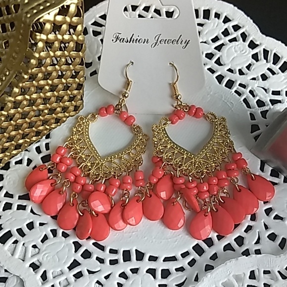 Beaded dangle alloy frame earrings - Picture 4 of 8